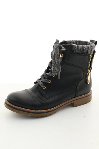 Schwarze Lederschuhe
