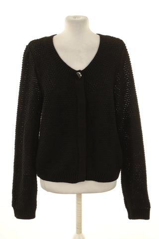 Schwarzer Pullover