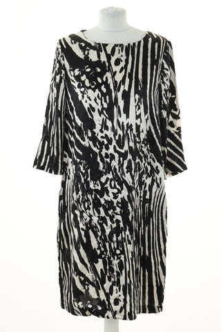Schwarzes Kleid mit Muster aus Seide