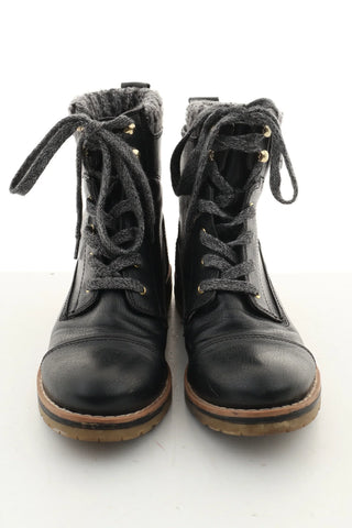 Schwarze Lederschuhe