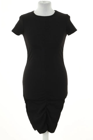 Schwarzes Kleid