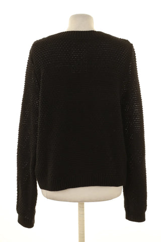 Schwarzer Pullover