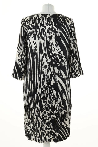 Schwarzes Kleid mit Muster aus Seide