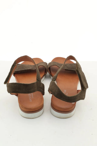 Grüne Ledersandalen