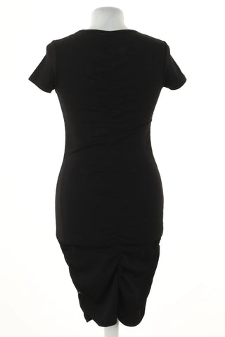 Schwarzes Kleid