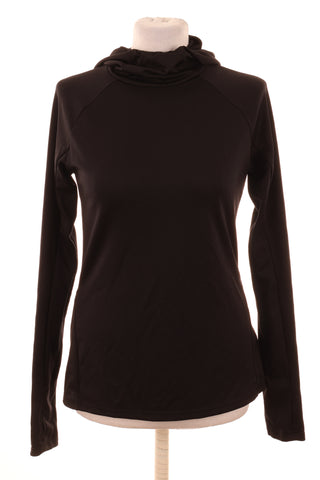 Schwarzer Pullover