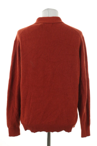 Ziegelroter Pullover