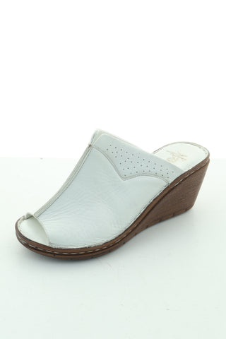 Weiße Ledersandalen