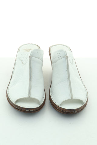 Weiße Ledersandalen