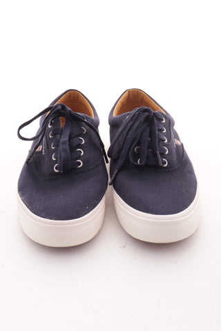 Marineblaue Schuhe