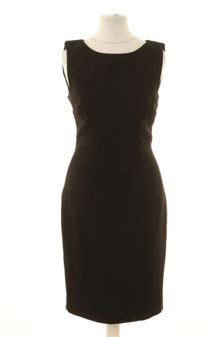 Schwarzes Kleid