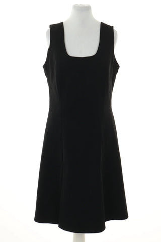Schwarzes Kleid