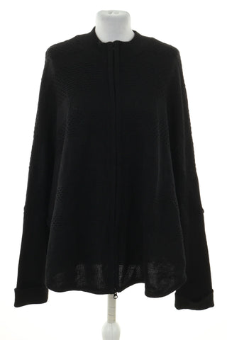 Schwarzer Pullover