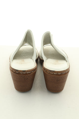 Weiße Ledersandalen