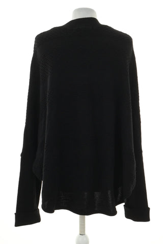 Schwarzer Pullover