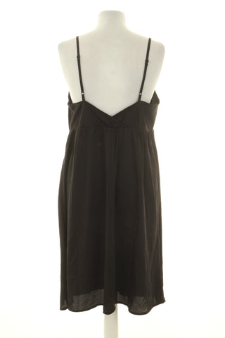 Schwarzes Kleid