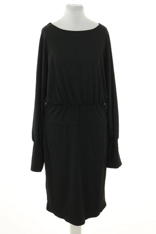 Schwarzes Kleid