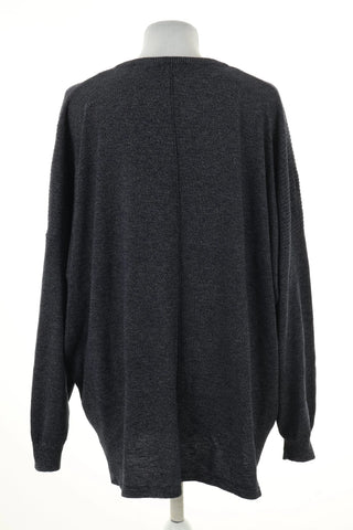 Dunkelblauer Pullover