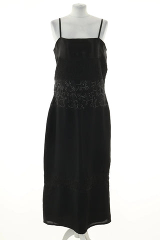 Schwarzes Kleid mit Muster