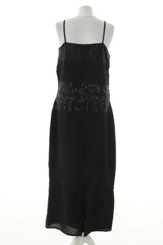 Schwarzes Kleid mit Muster
