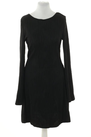 Schwarzes Kleid