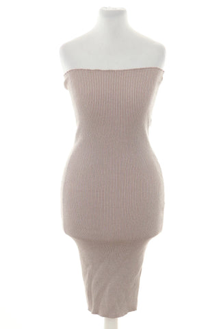 Beiges, glänzendes Kleid