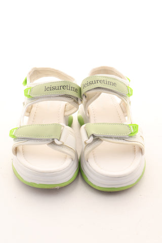 Weiß-grüne Sandalen