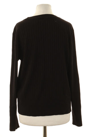 Schwarzer Pullover