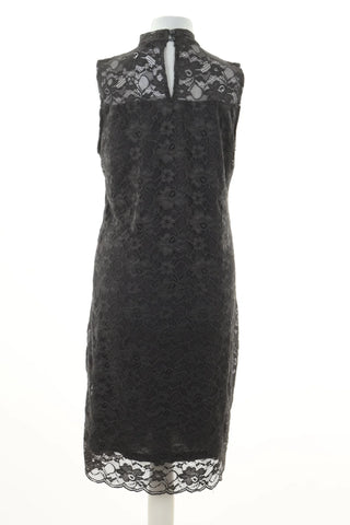 Spitzenkleid in Graphitfarbe