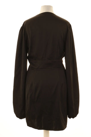 Schwarzes Kleid