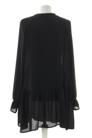 Schwarzes Kleid