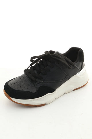 Schwarze Lederschuhe