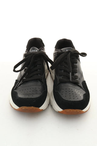 Schwarze Lederschuhe