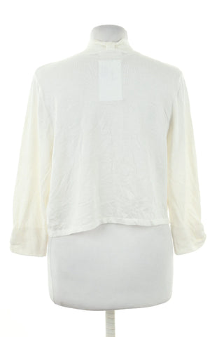 Weißer Pullover