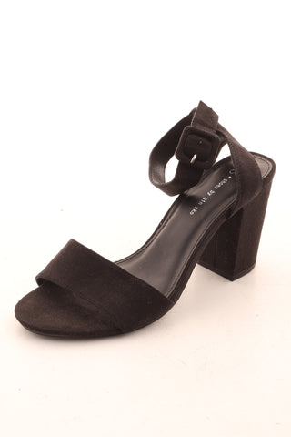 Schwarze Sandalen