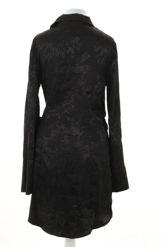Schwarzes Kleid