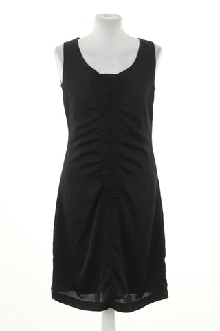 Schwarzes Kleid