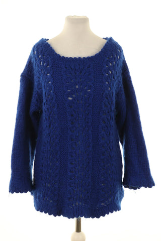 Kornblumenblauer Pullover