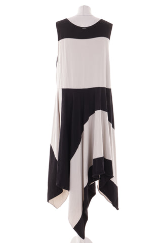 Schwarz-graues Kleid