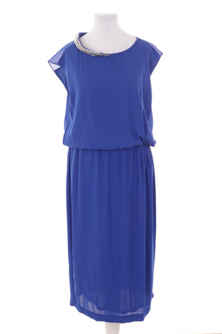 Kornblumenblaues Kleid