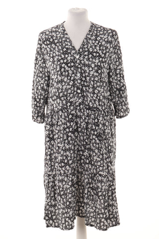 Kleid mit Blumenmuster