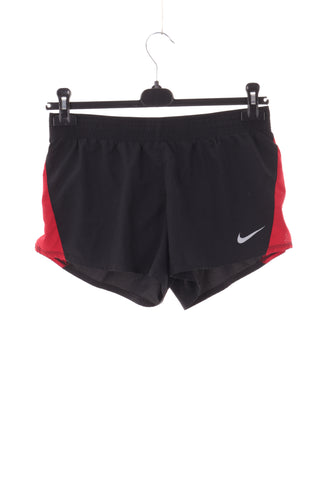 Schwarze und rote Shorts