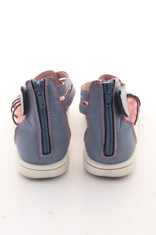 Blaue Sandalen