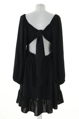 Schwarzes Kleid