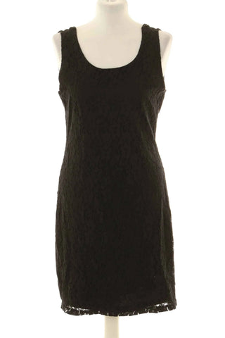 Schwarzes Kleid