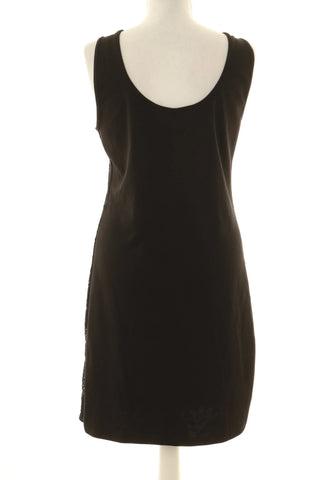 Schwarzes Kleid