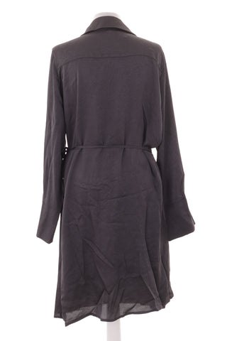 Graues Kleid