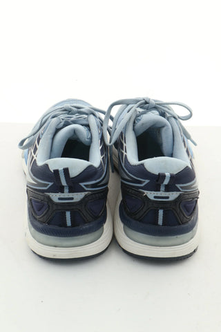 Blaue Schuhe