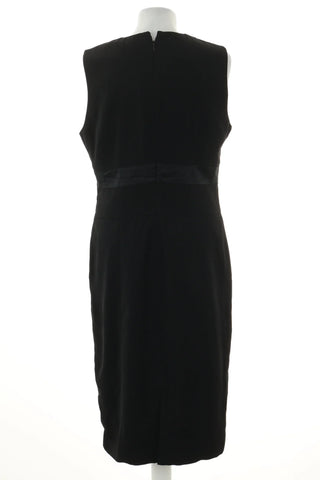 Schwarzes Kleid