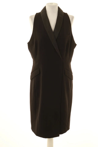 Schwarzes Kleid
